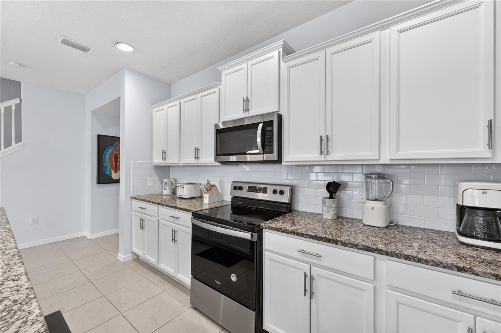 2417 Dubai St Property Photo 34