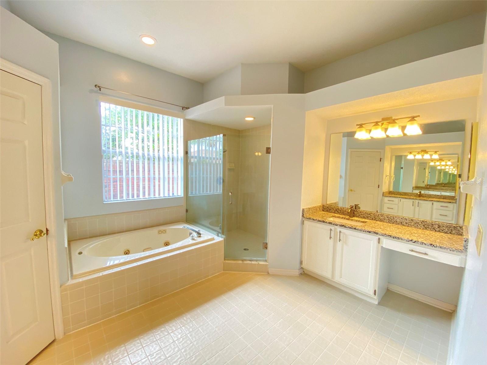 3708 Molona Dr Property Photo 9