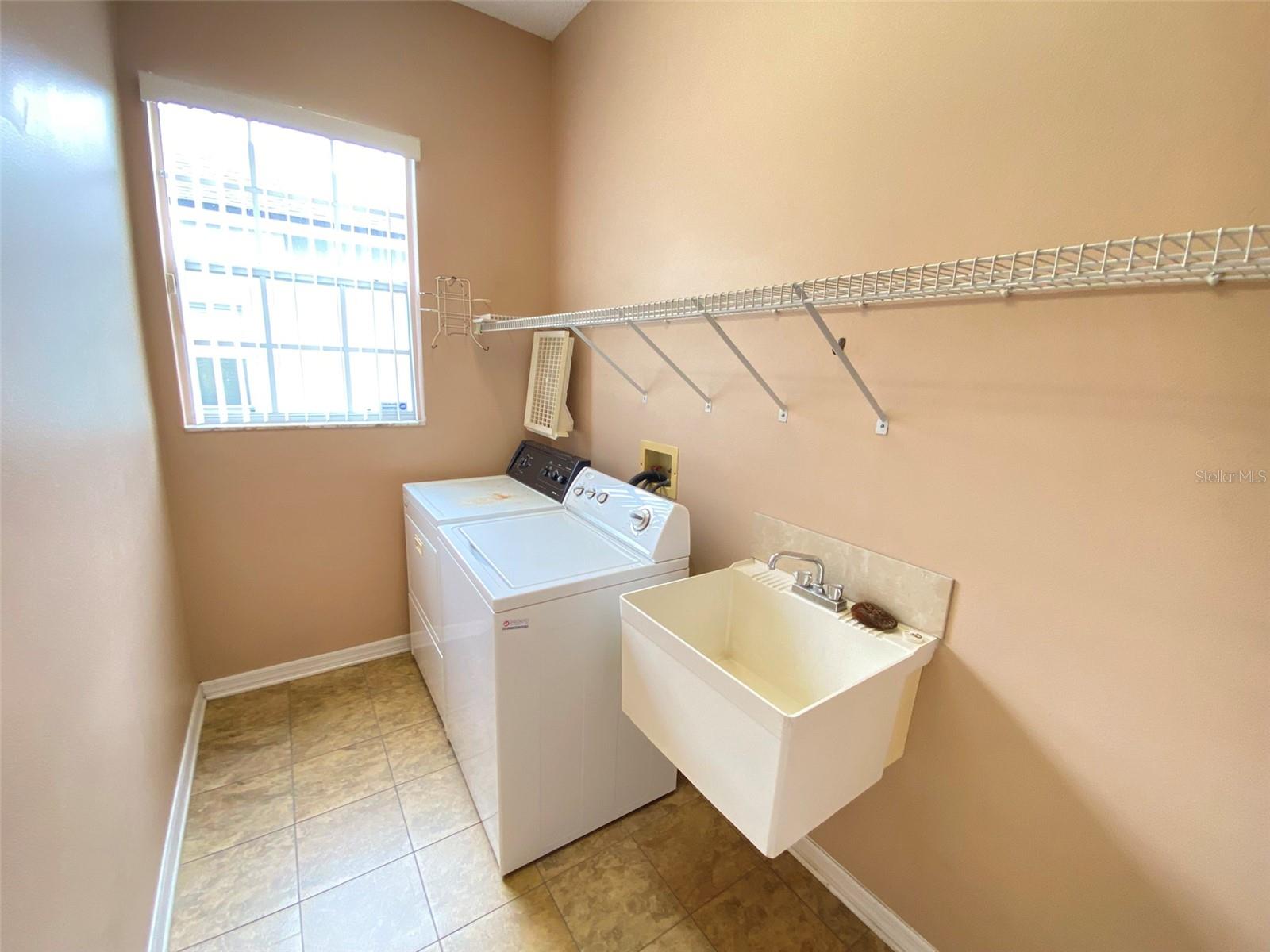 3708 Molona Dr Property Photo 23