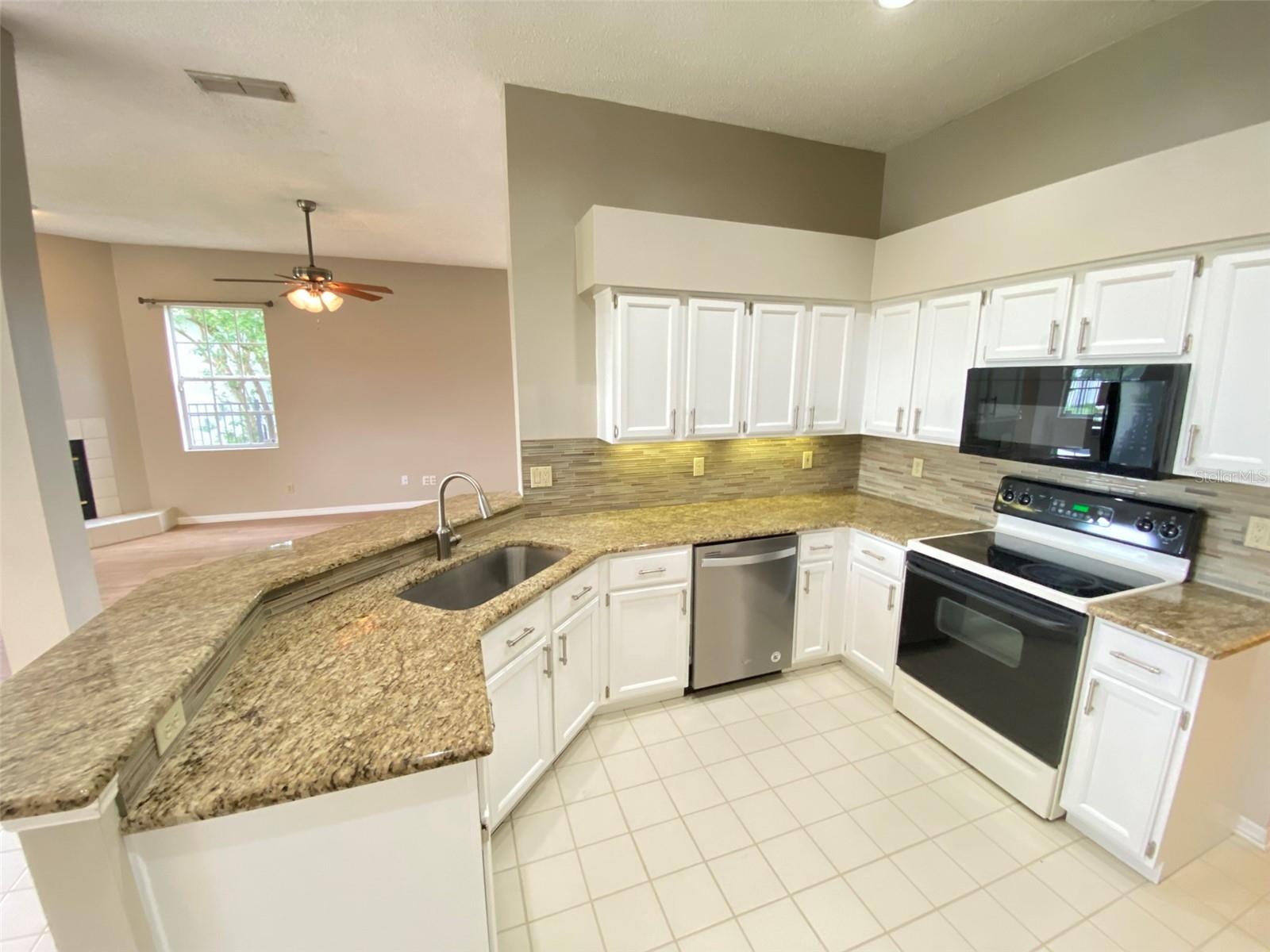 3708 Molona Dr Property Photo 28