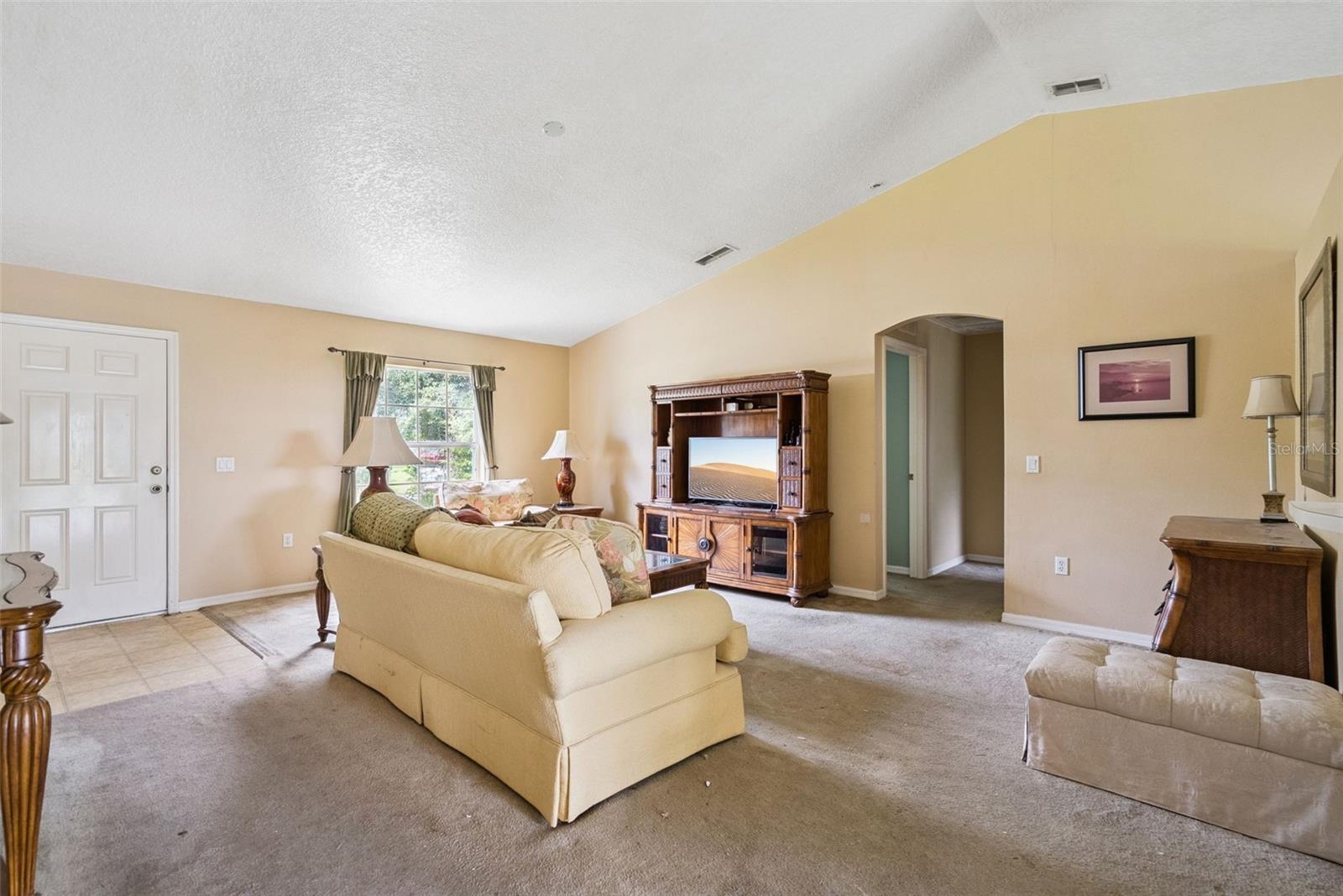 3403 Queen Palm Dr Property Photo 4
