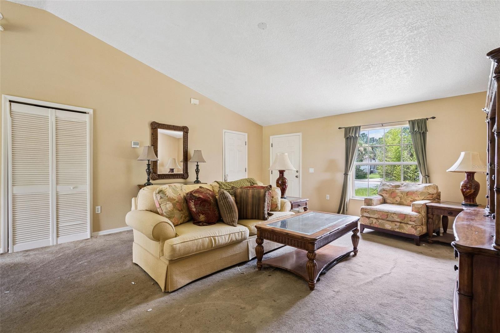 3403 Queen Palm Dr Property Photo 5