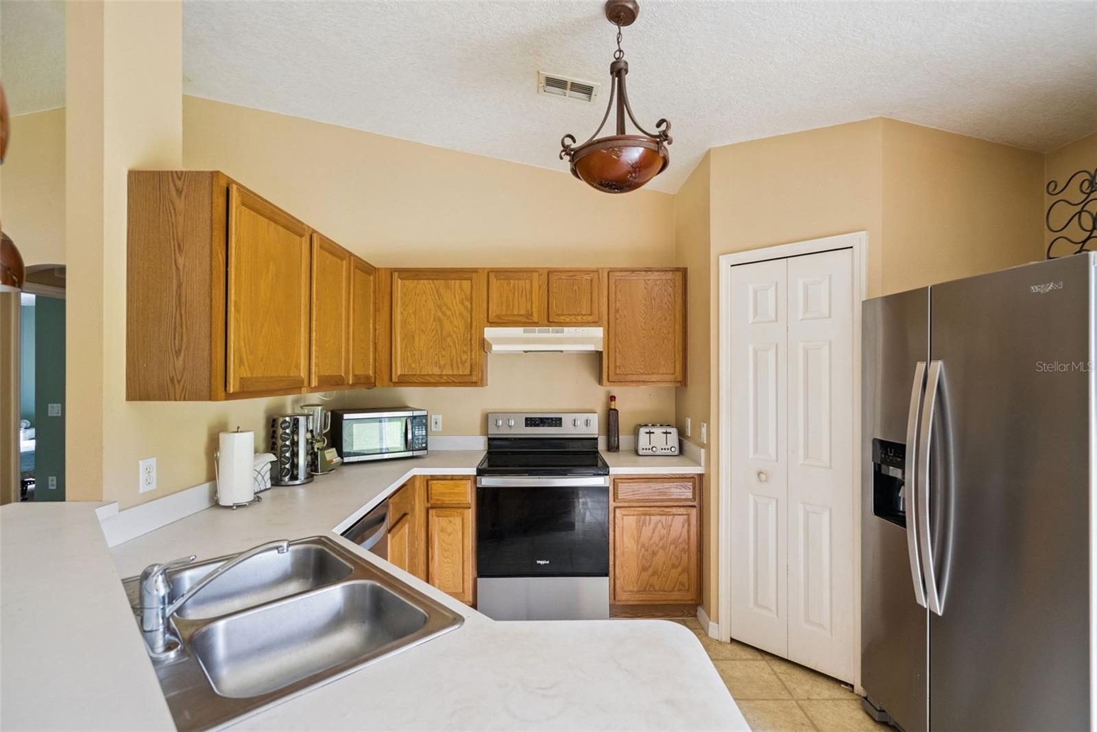 3403 Queen Palm Dr Property Photo 13