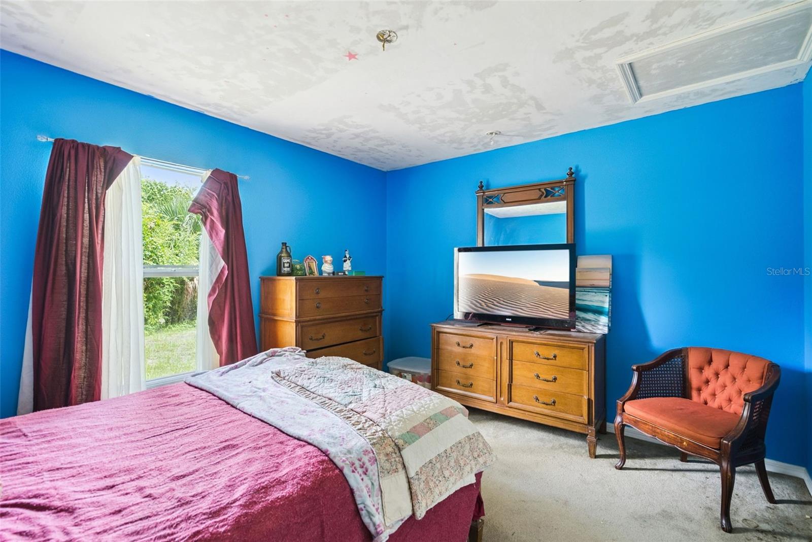 3403 Queen Palm Dr Property Photo 15