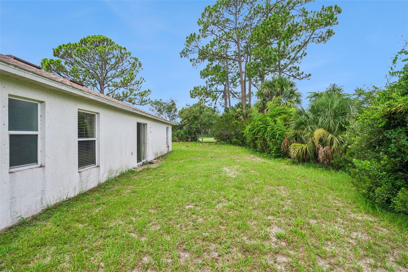 3403 Queen Palm Dr Property Photo 27