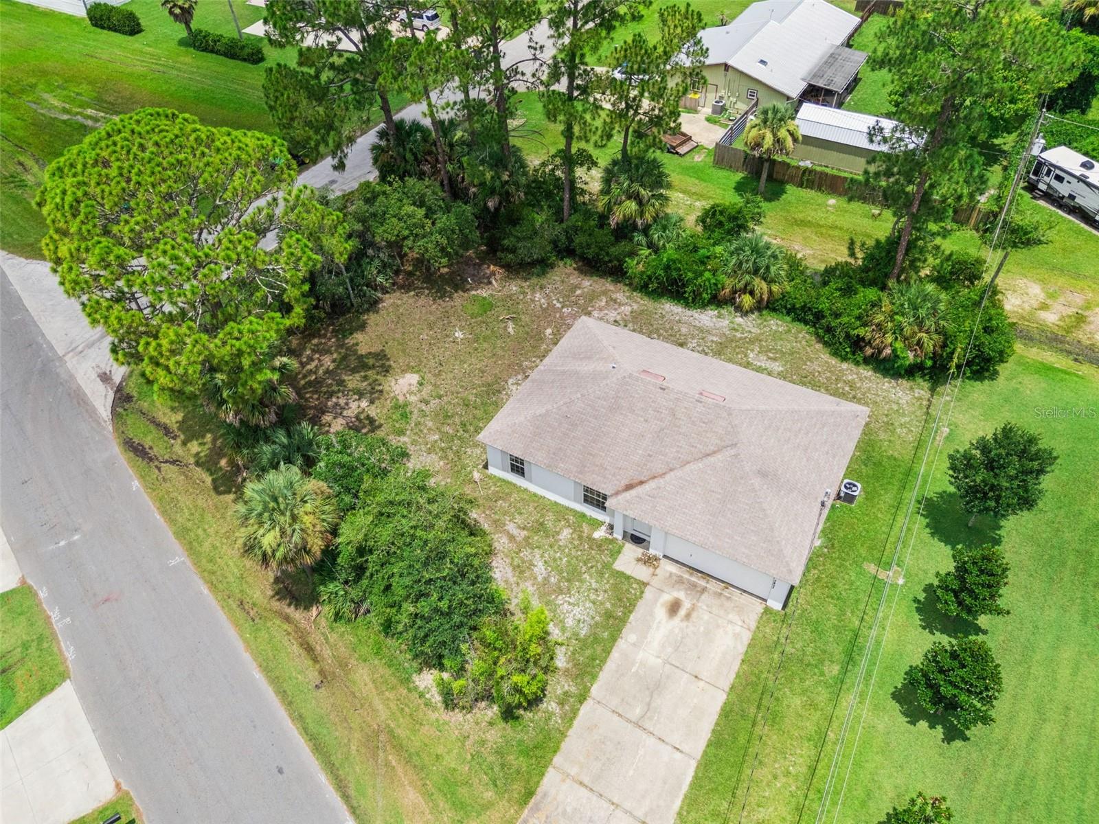 3403 Queen Palm Dr Property Photo 35