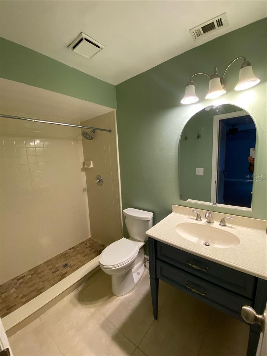 82 Lakepointe Cir #82 Property Photo 6