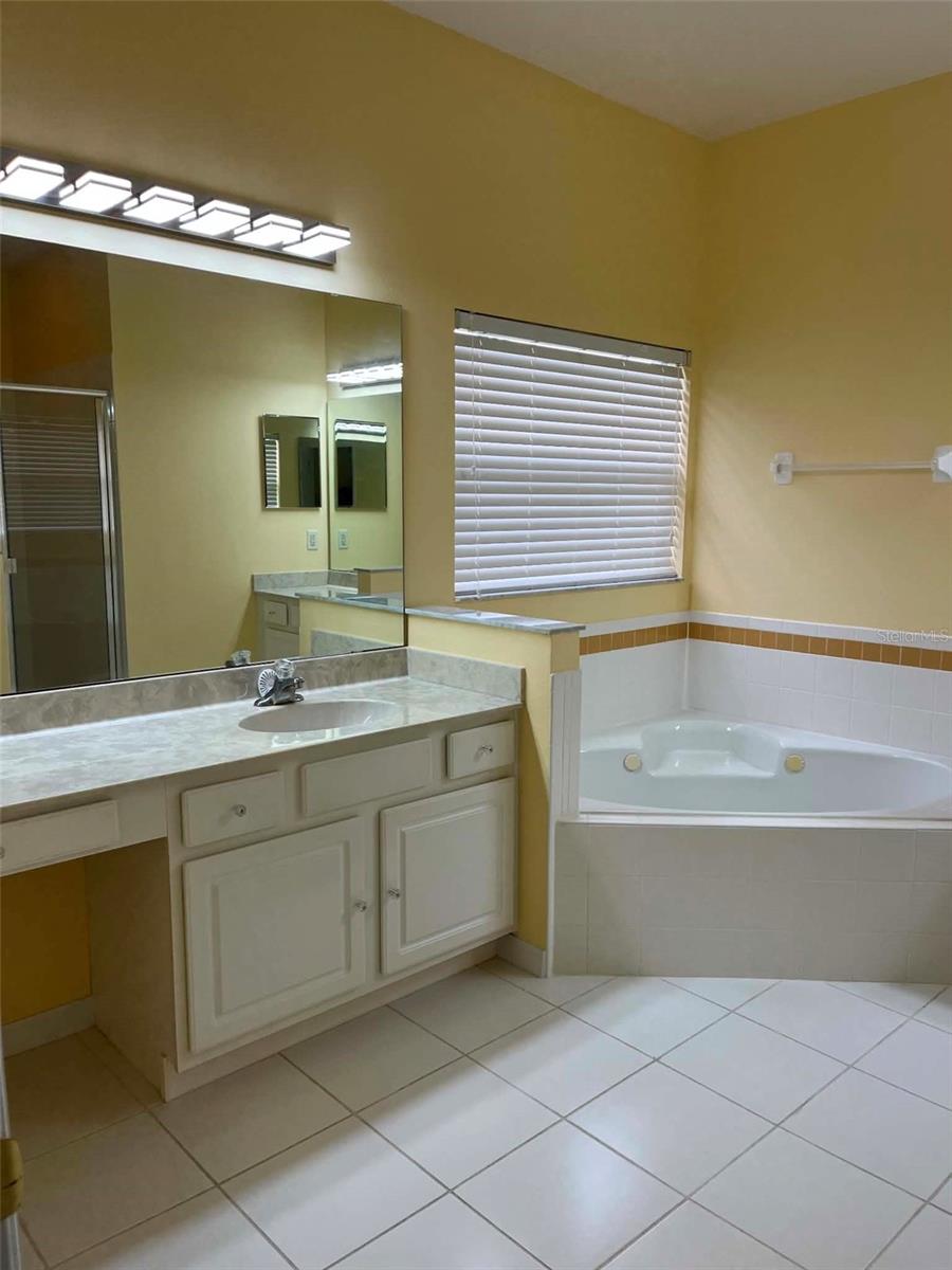 O6426400 Property Photo 22