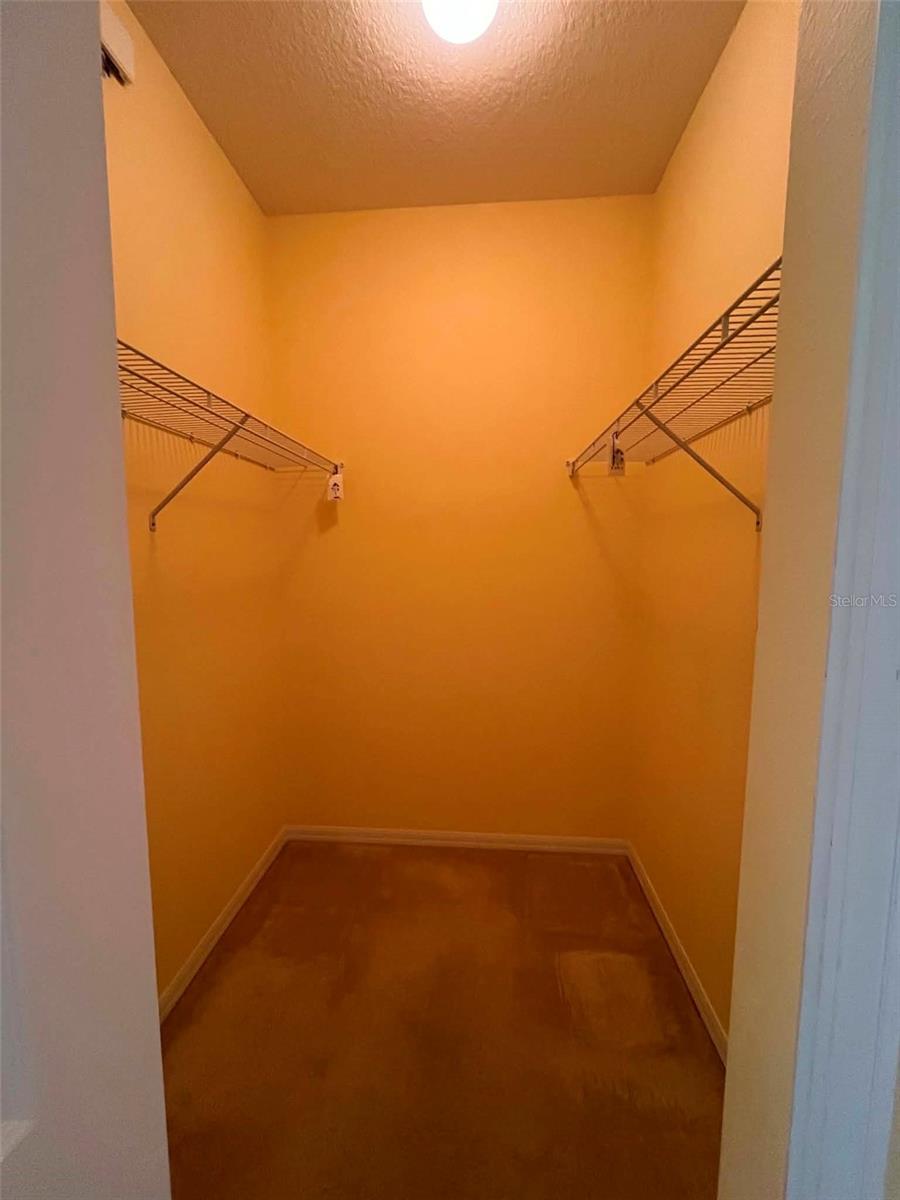O6426400 Property Photo 25
