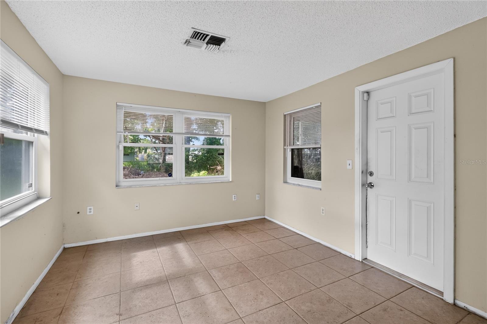 7036 Ashwood Dr Property Photo 24