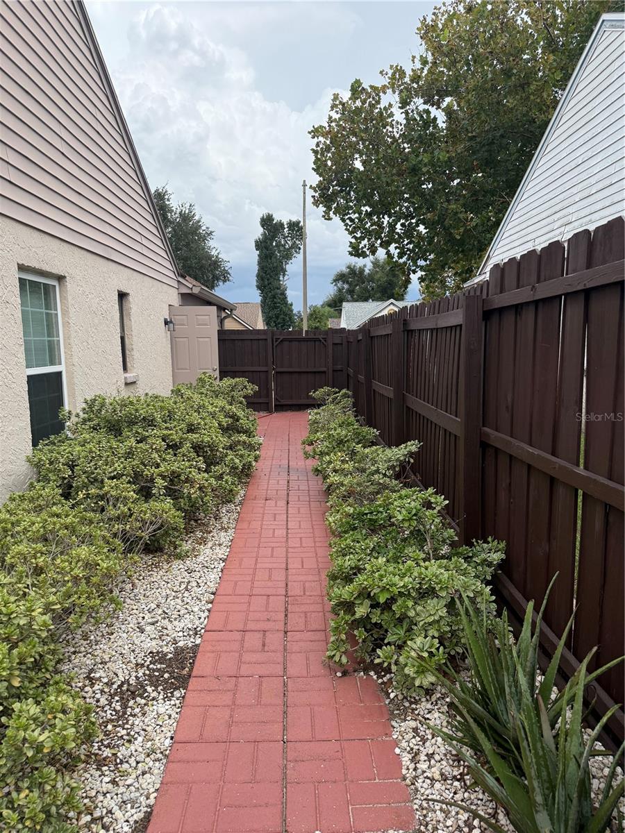2601 Hampton Park Pl Property Photo 16
