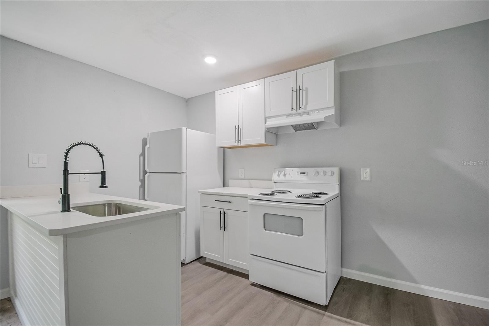 1504 W Line St Property Photo 5