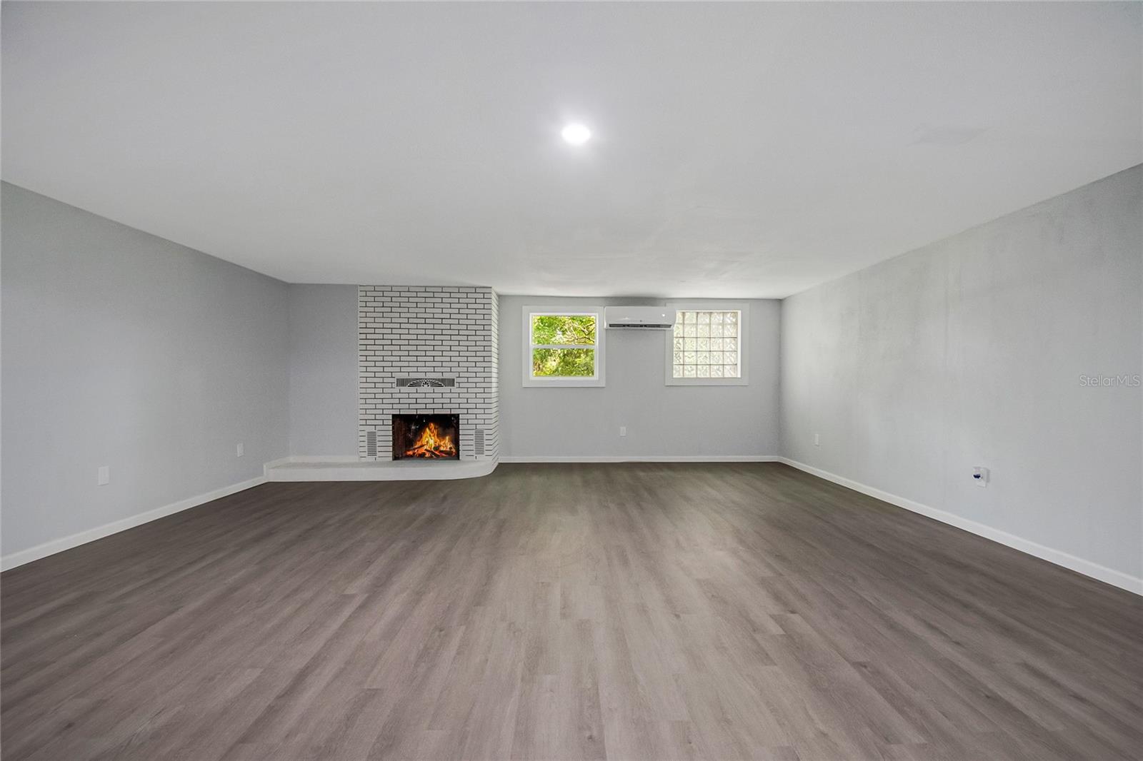 1504 W Line St Property Photo 9
