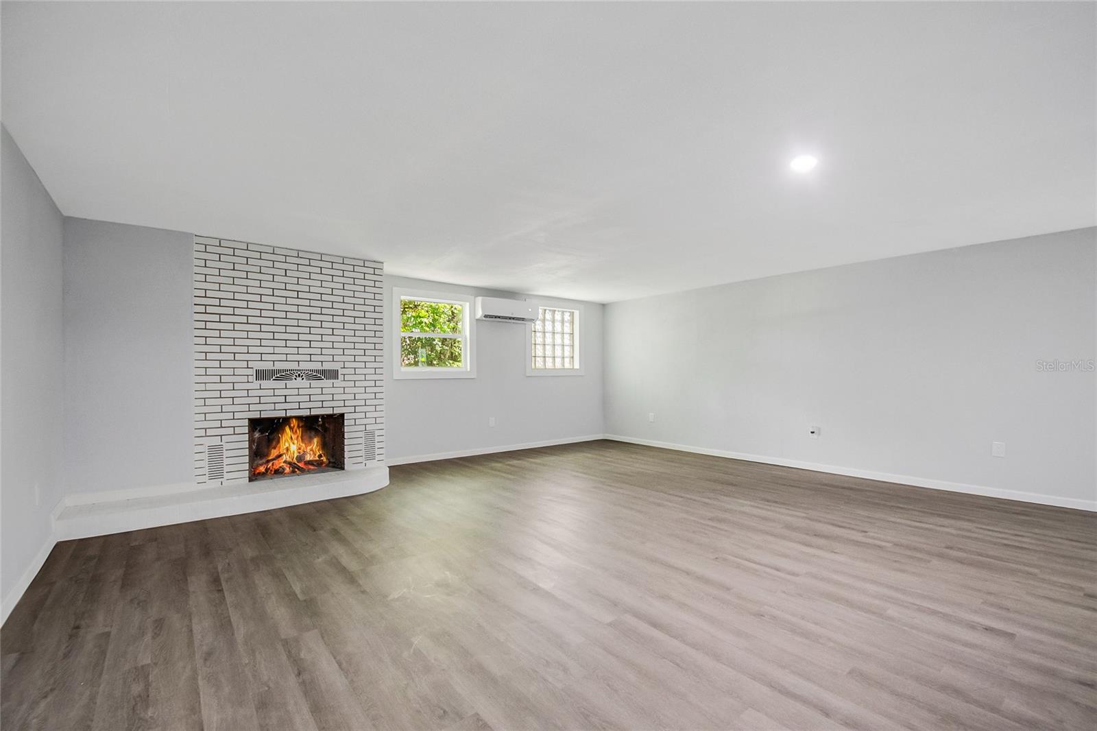 1504 W Line St Property Photo 10
