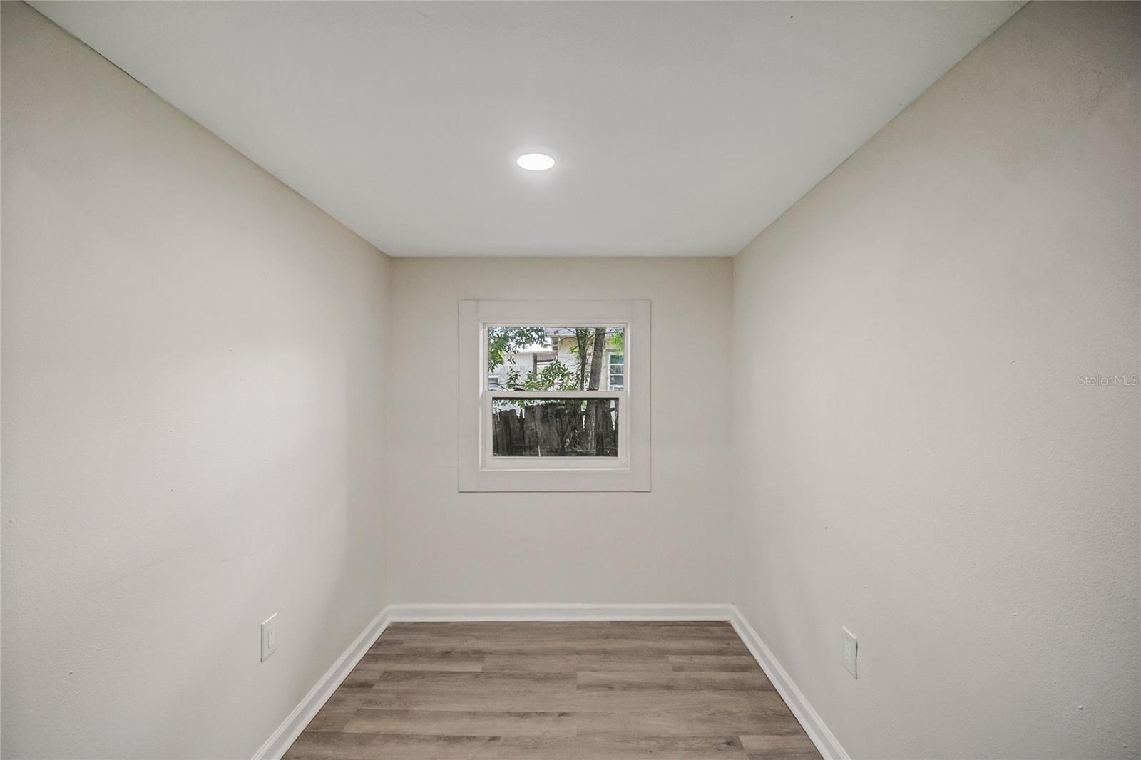 1504 W Line St Property Photo 11