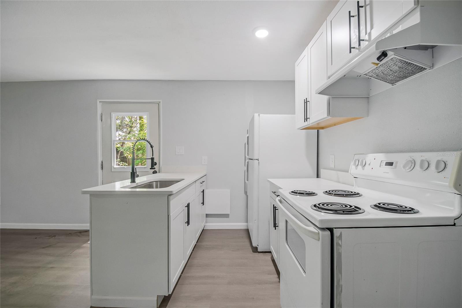 1504 W Line St Property Photo 18