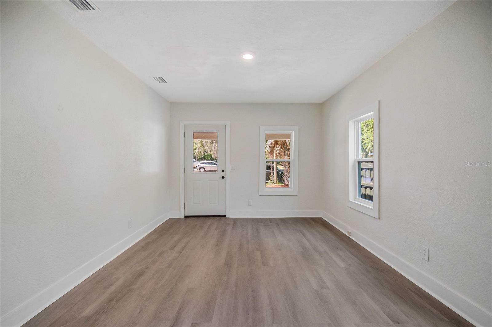 1504 W Line St Property Photo 24