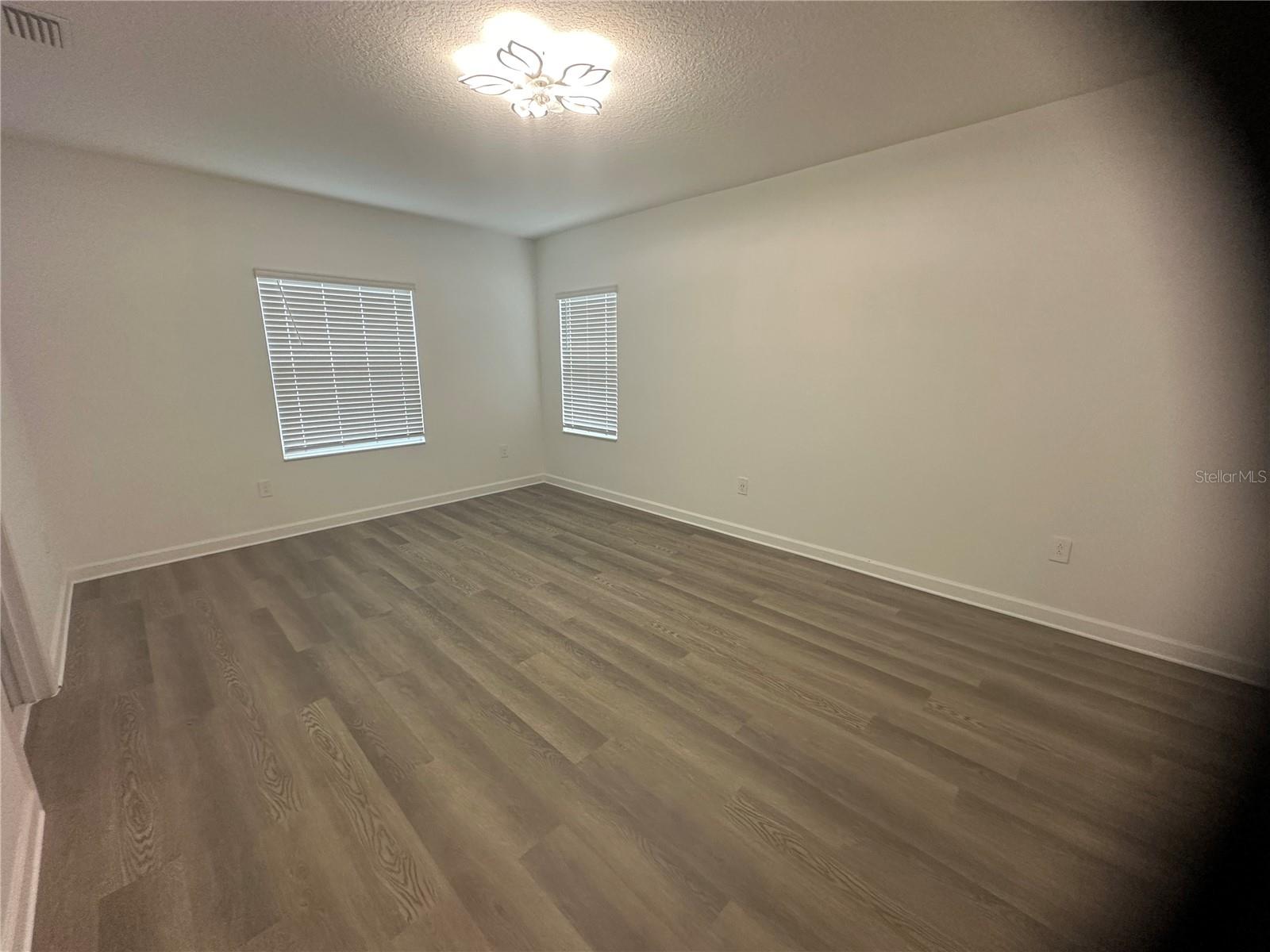 3115 Addison Blvd Property Photo 7