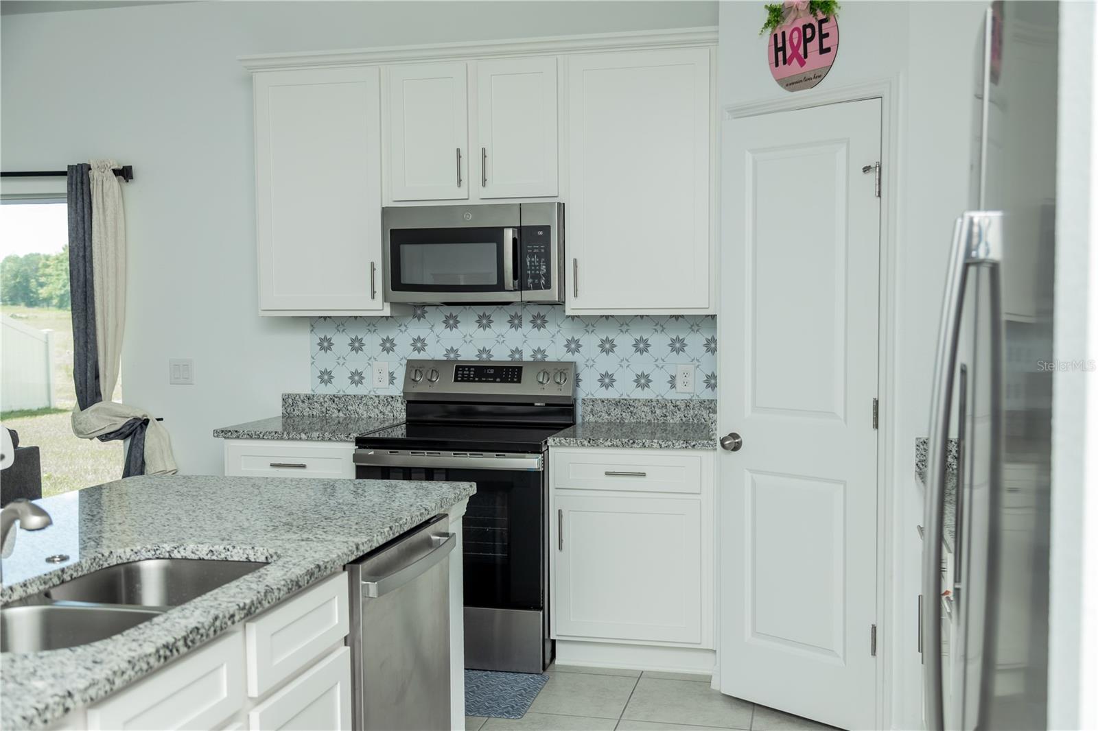661 Crown Rose Dr Property Photo 11