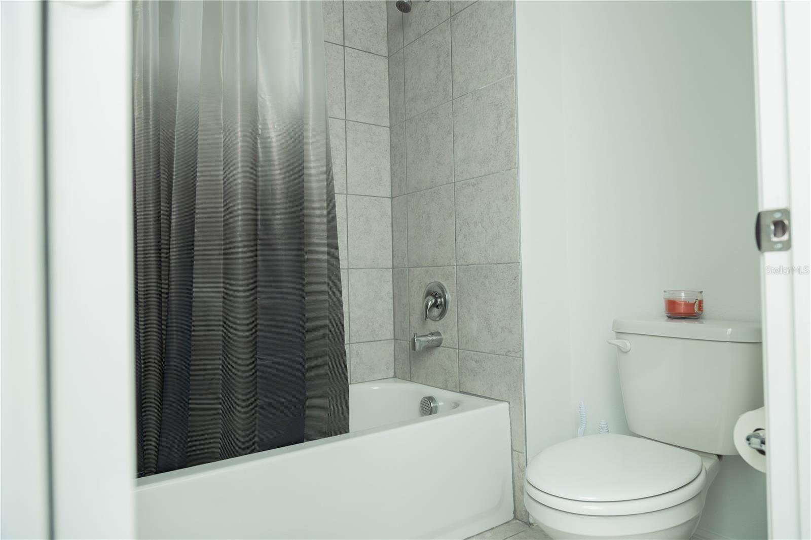 661 Crown Rose Dr Property Photo 23