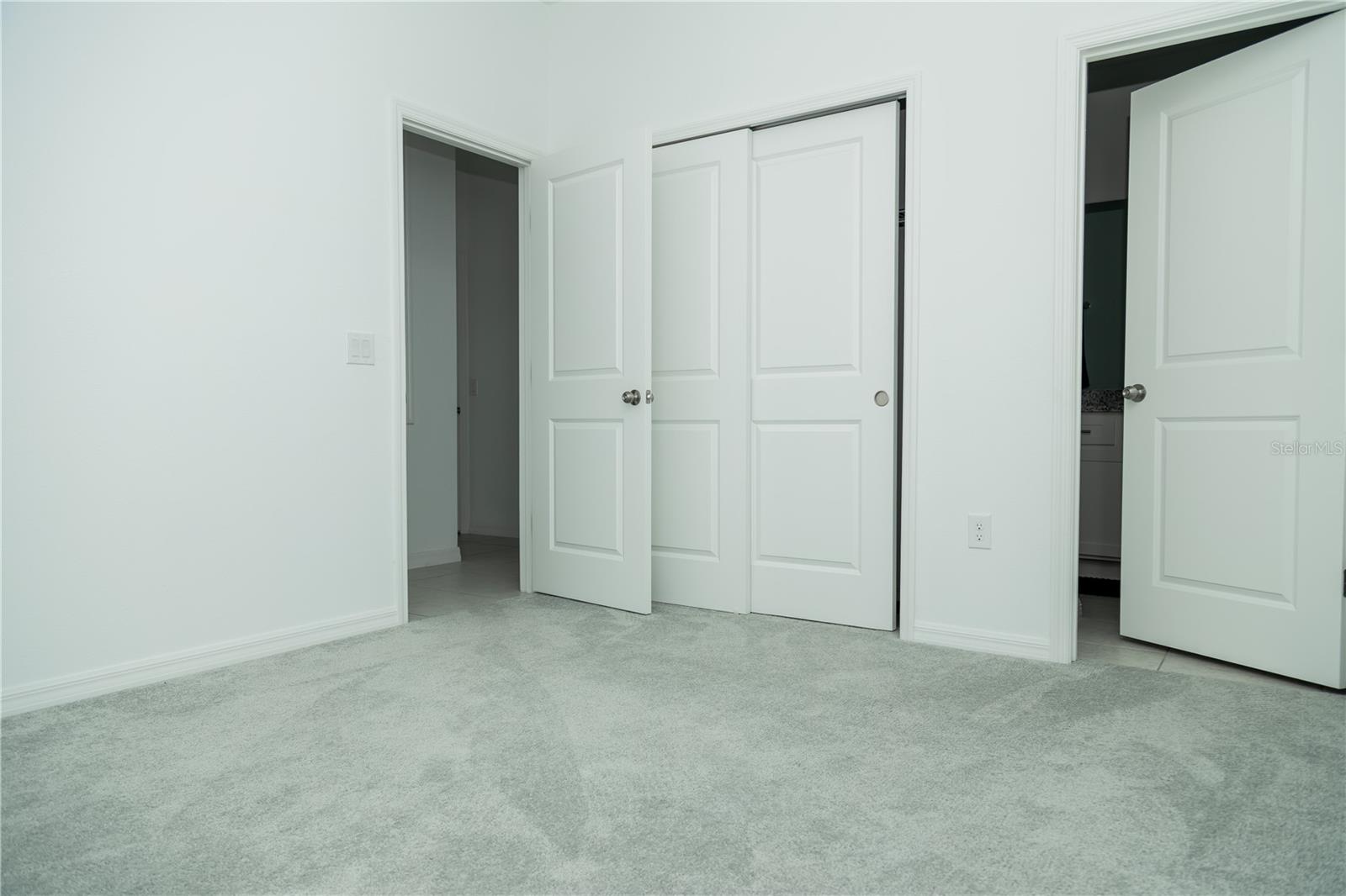 661 Crown Rose Dr Property Photo 30