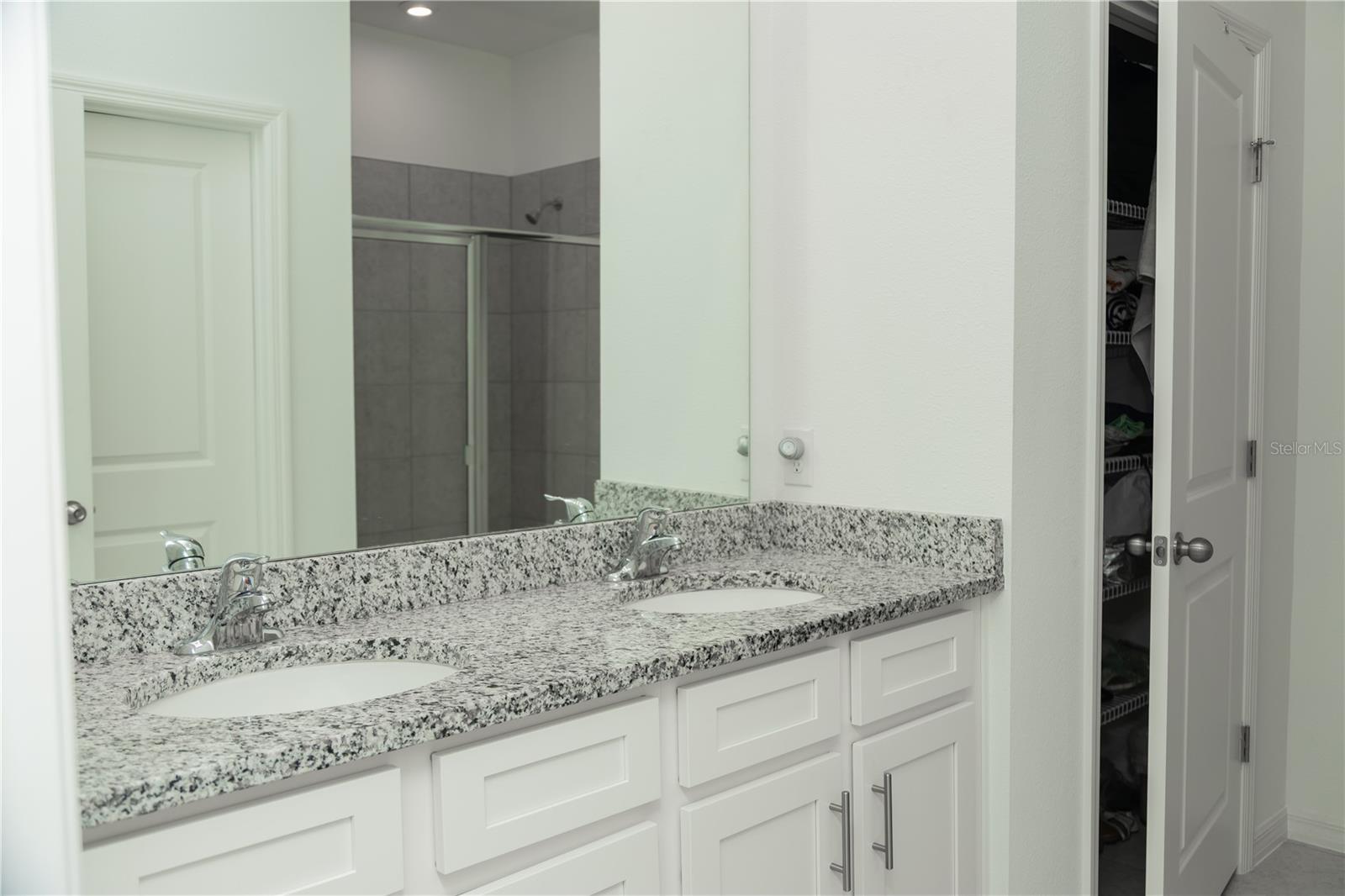 661 Crown Rose Dr Property Photo 38