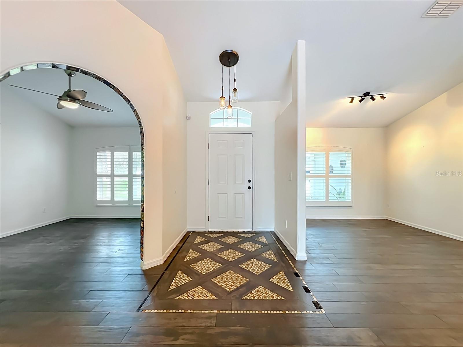 9418 Meadow Crest Ln Property Photo 11