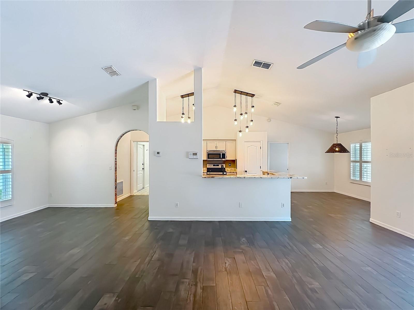 9418 Meadow Crest Ln Property Photo 18