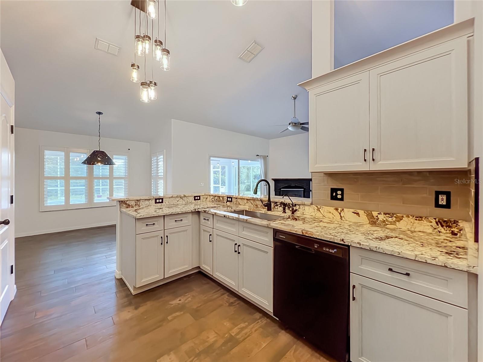 9418 Meadow Crest Ln Property Photo 22