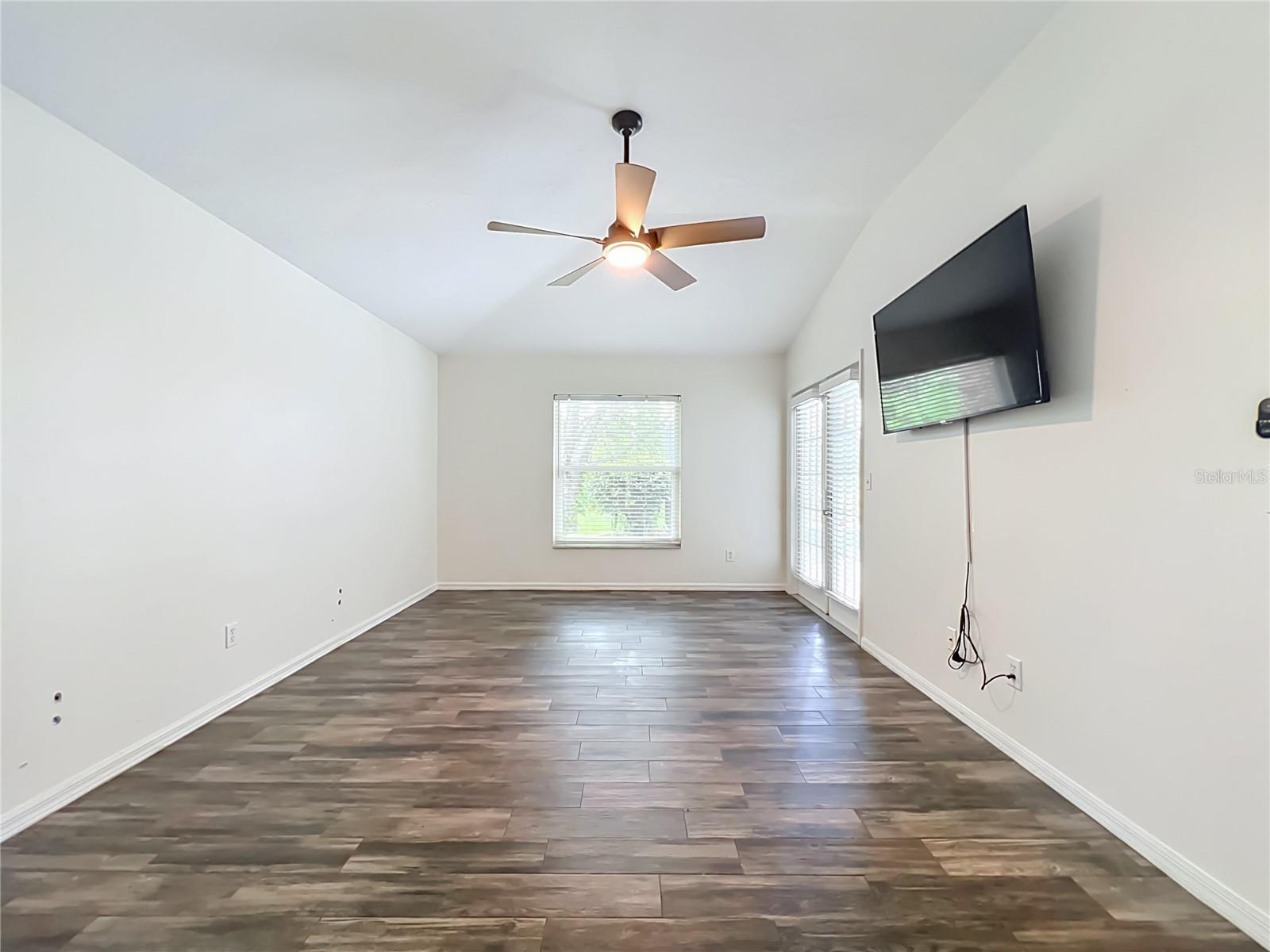 9418 Meadow Crest Ln Property Photo 31
