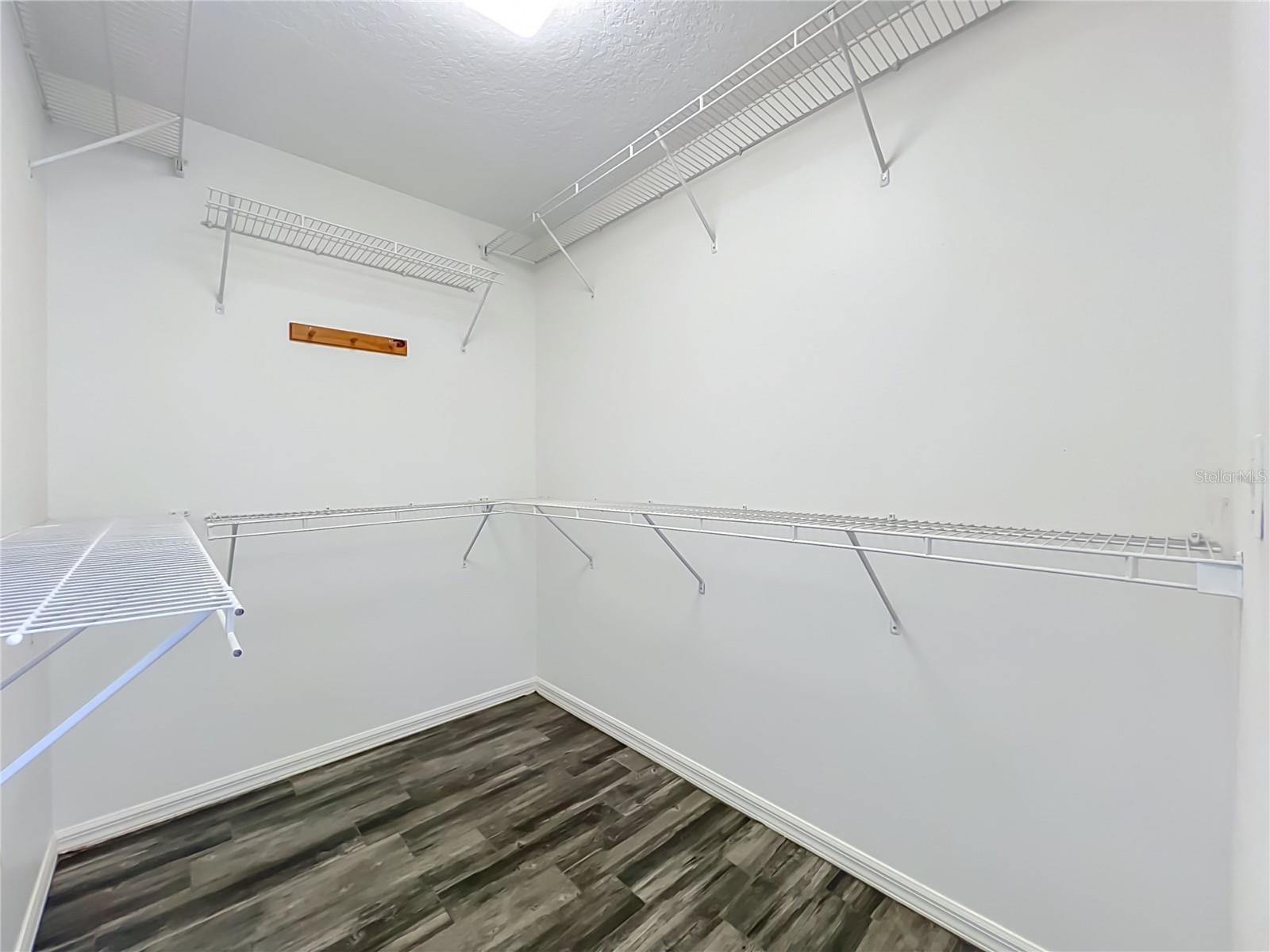 9418 Meadow Crest Ln Property Photo 33