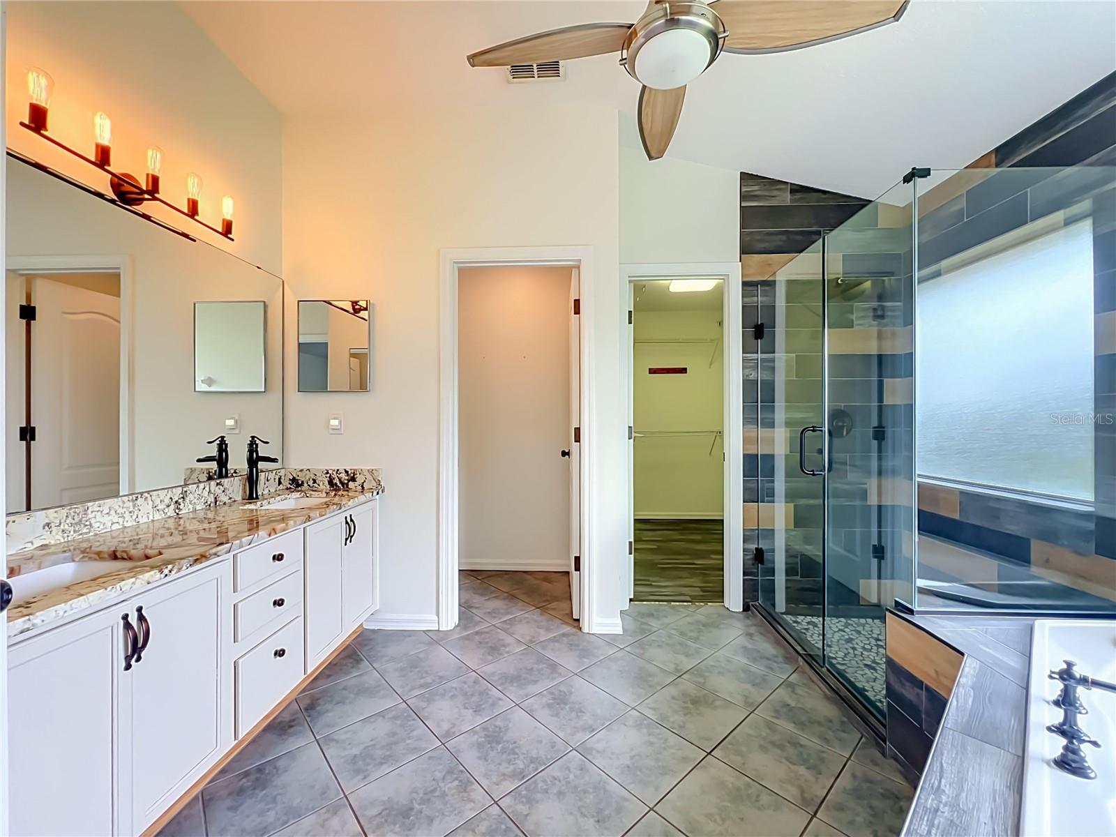 9418 Meadow Crest Ln Property Photo 34