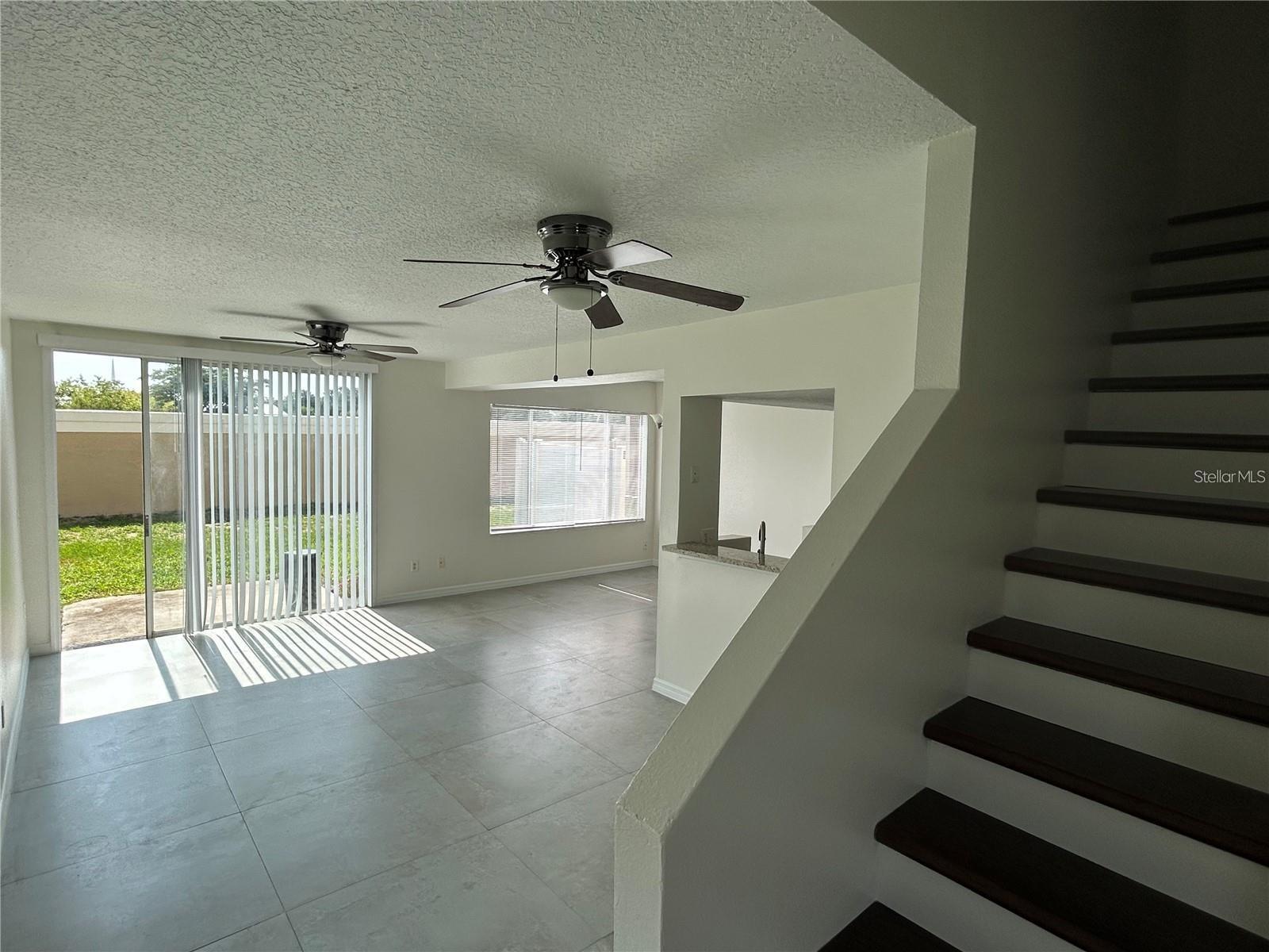 202 Washington Palm Loop Property Photo 2
