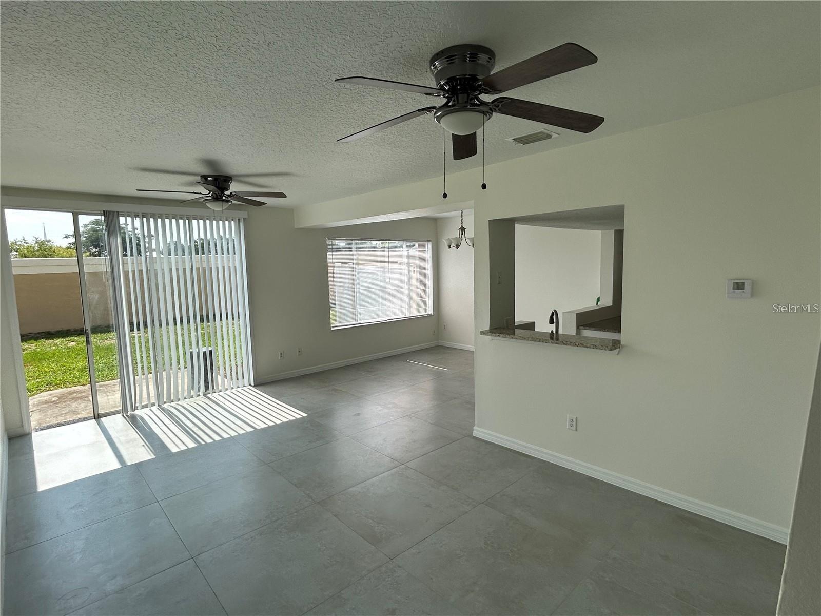 202 Washington Palm Loop Property Photo 3