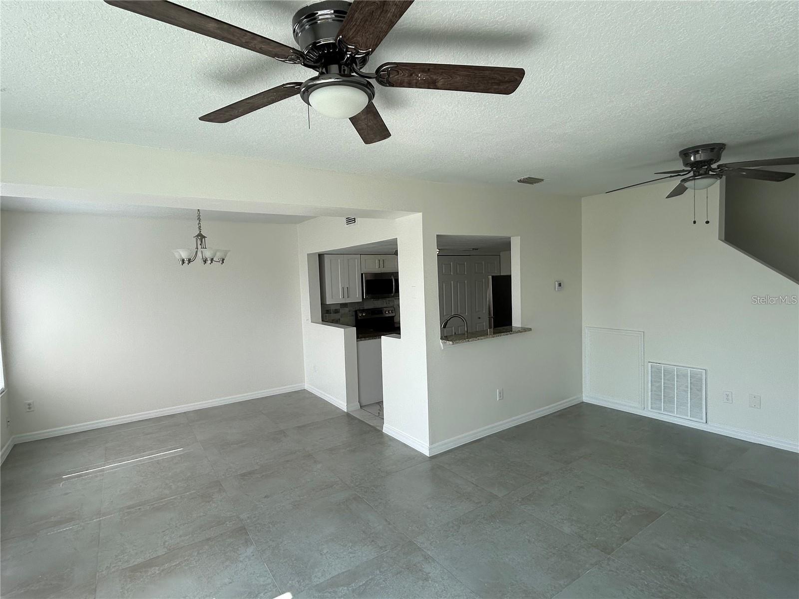 202 Washington Palm Loop Property Photo 5