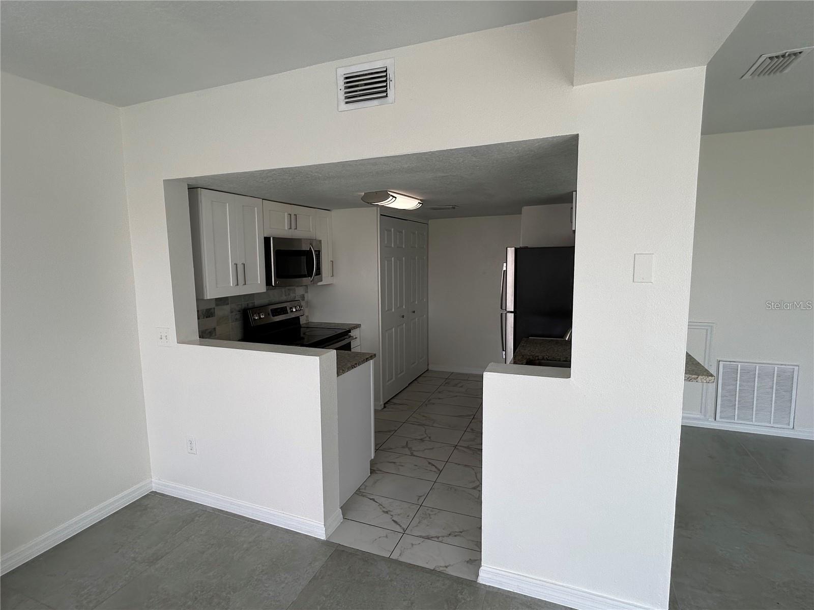 202 Washington Palm Loop Property Photo 7