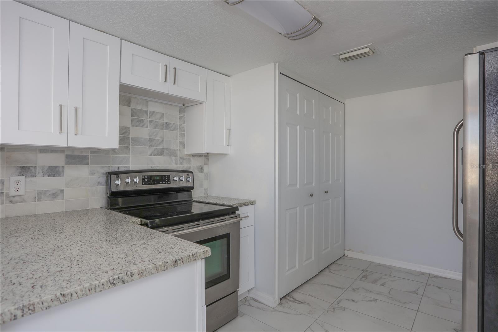 202 Washington Palm Loop Property Photo 8