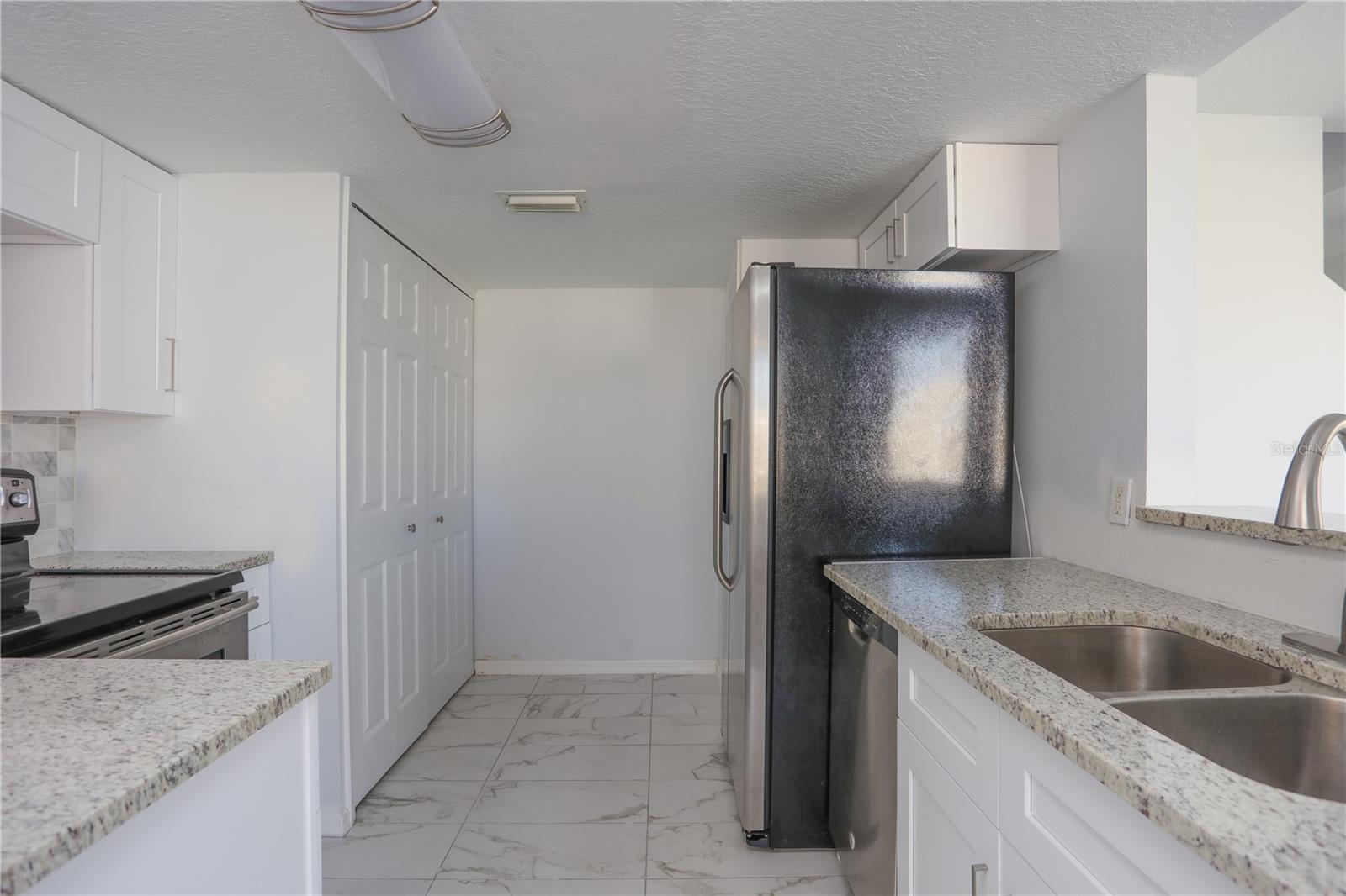 202 Washington Palm Loop Property Photo 9
