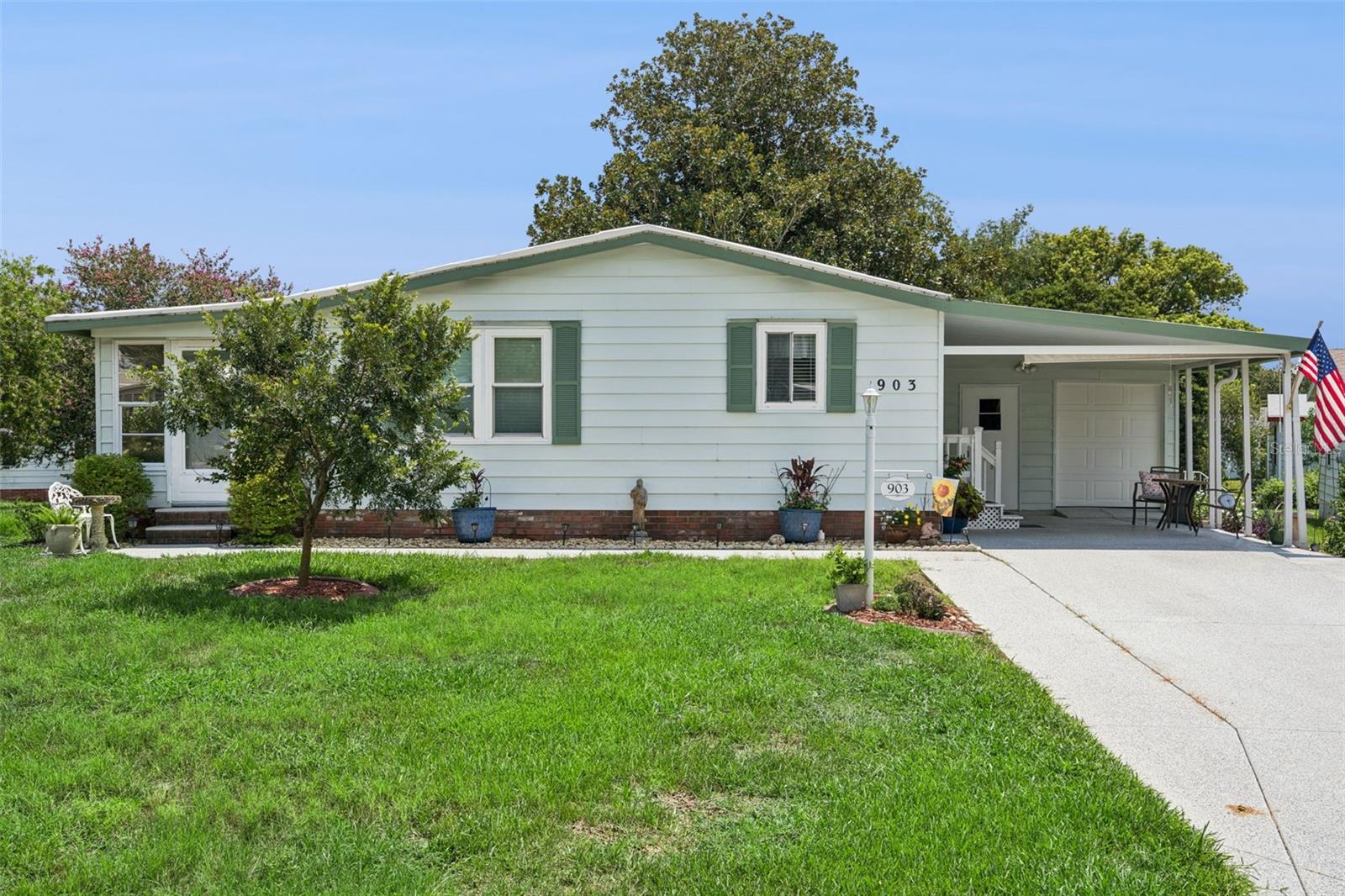 903 OLEANDER ST Property Photo 1