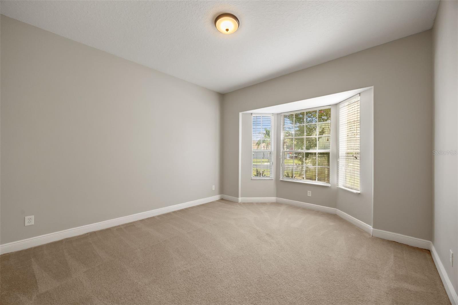 6190 Hedgesparrows Ln Property Photo 4