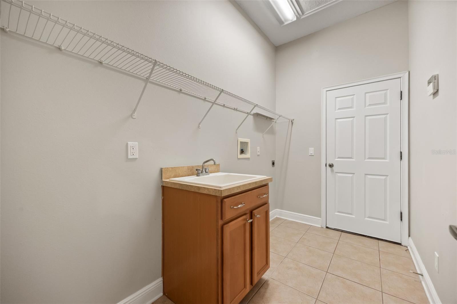 6190 Hedgesparrows Ln Property Photo 32