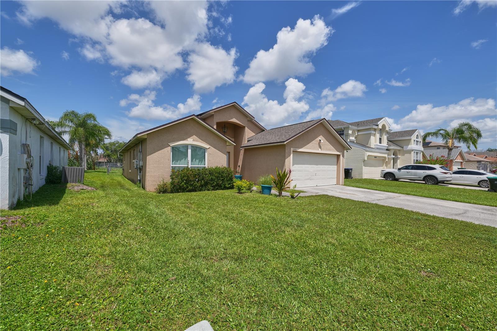 2486 Island Club Way Property Photo 3
