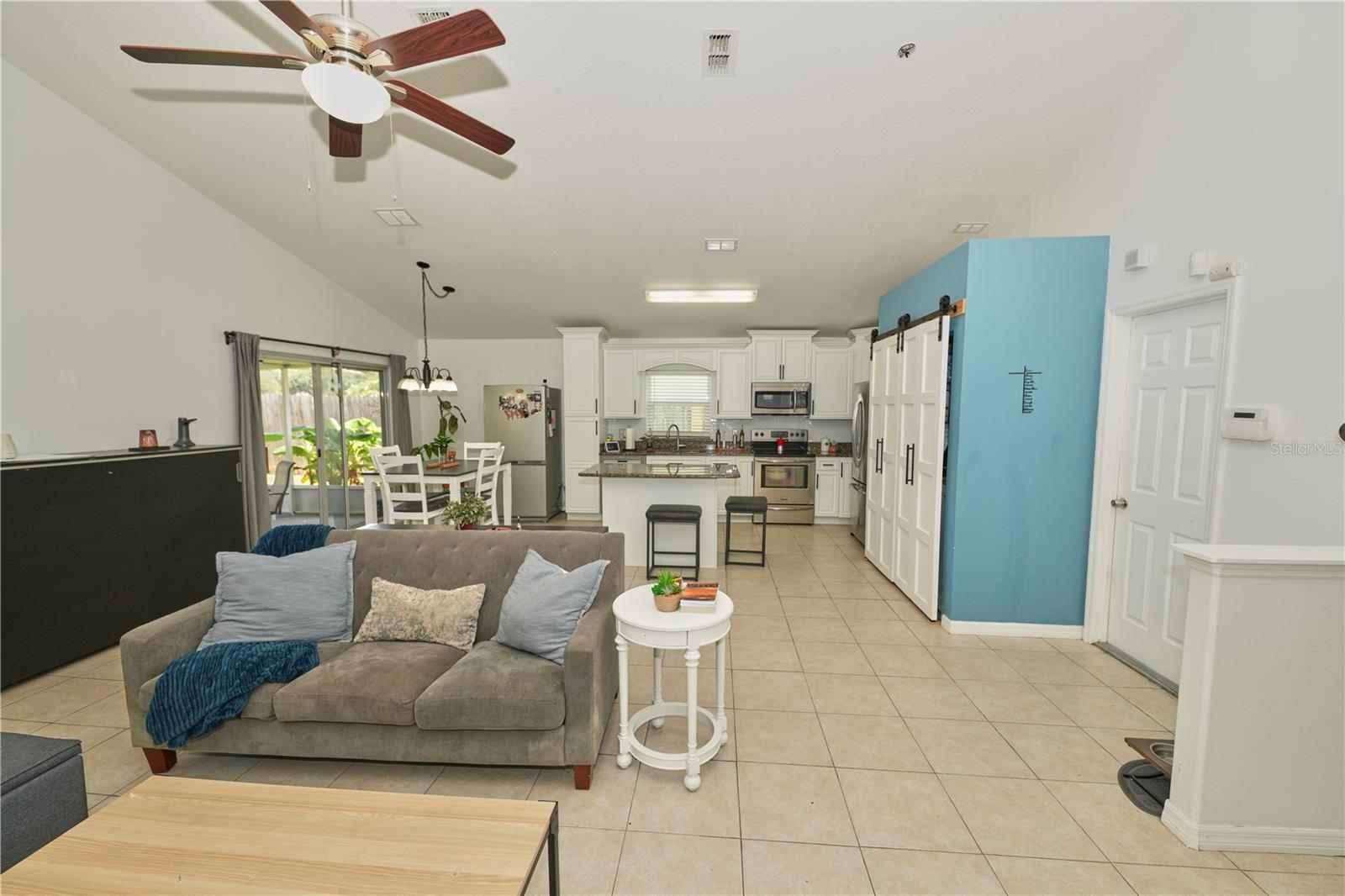 2486 Island Club Way Property Photo 7