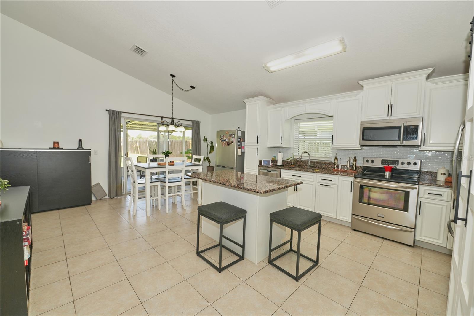2486 Island Club Way Property Photo 9