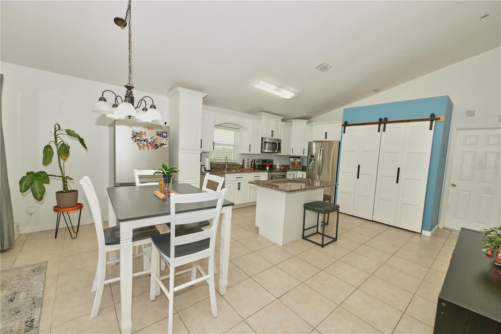 2486 Island Club Way Property Photo 10