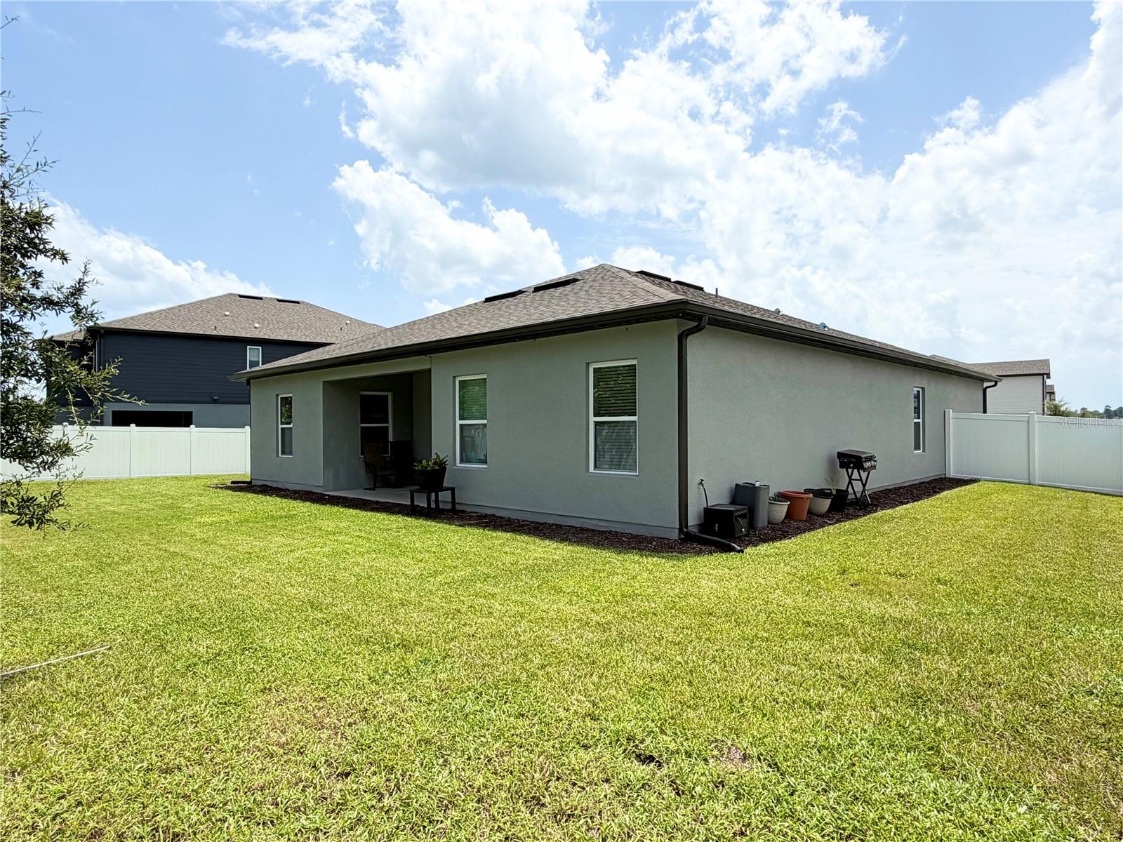 1663 Meadowlark Dr Property Photo 24
