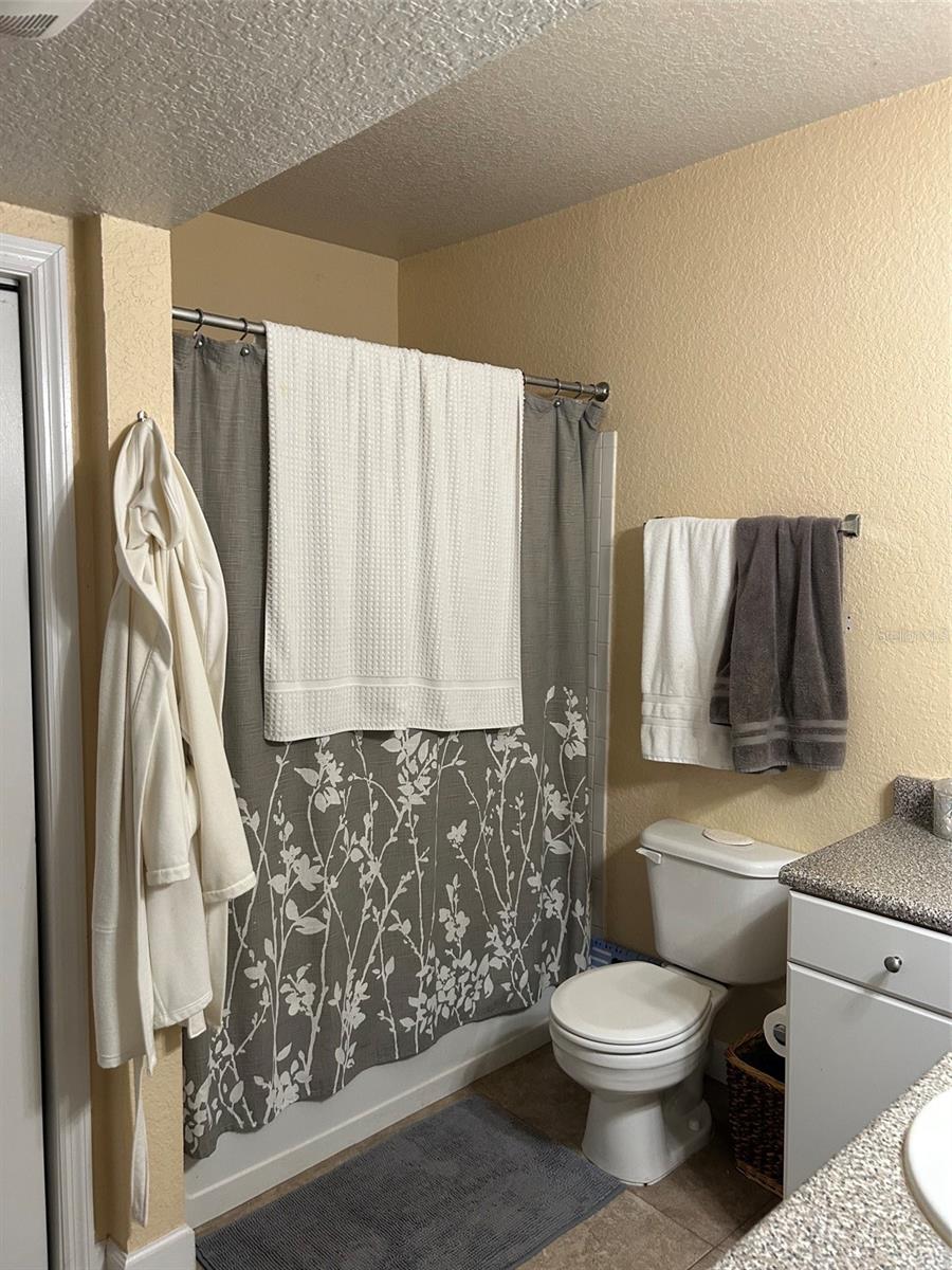 304 E South St #6025 Property Photo 10