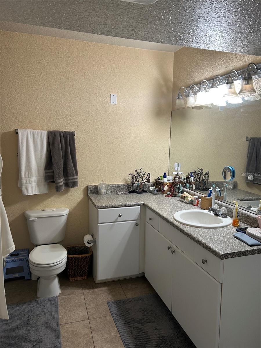 304 E South St #6025 Property Photo 11