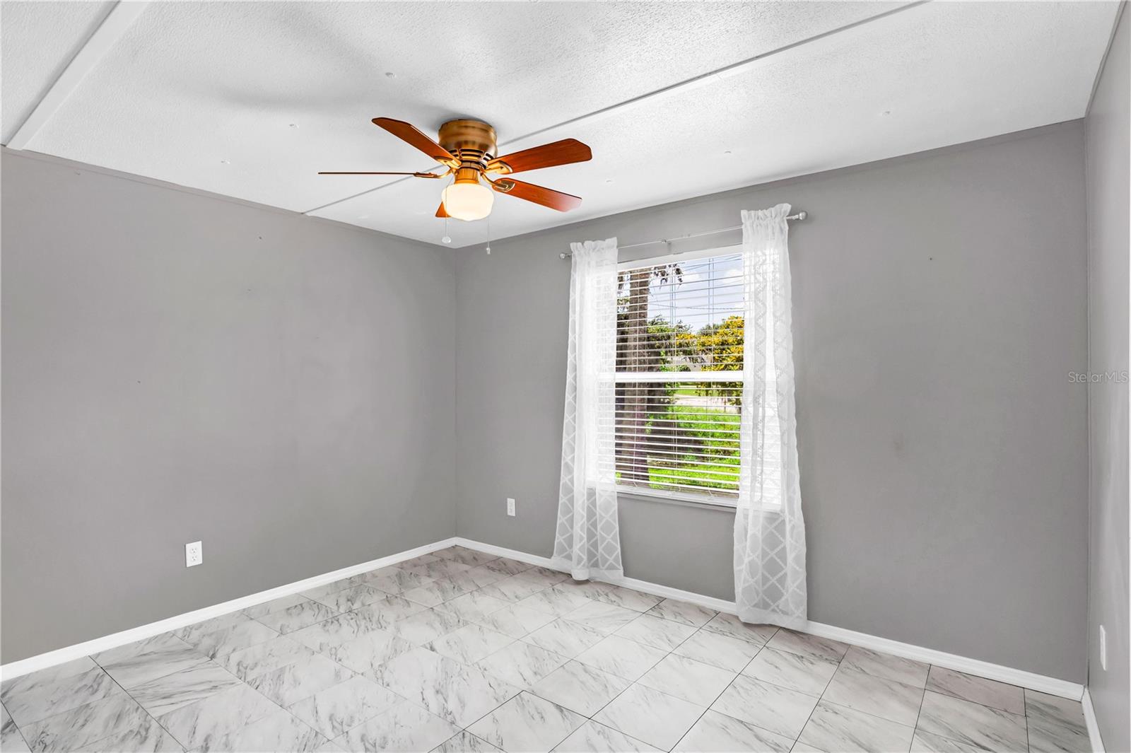 120 Niver St Property Photo 15