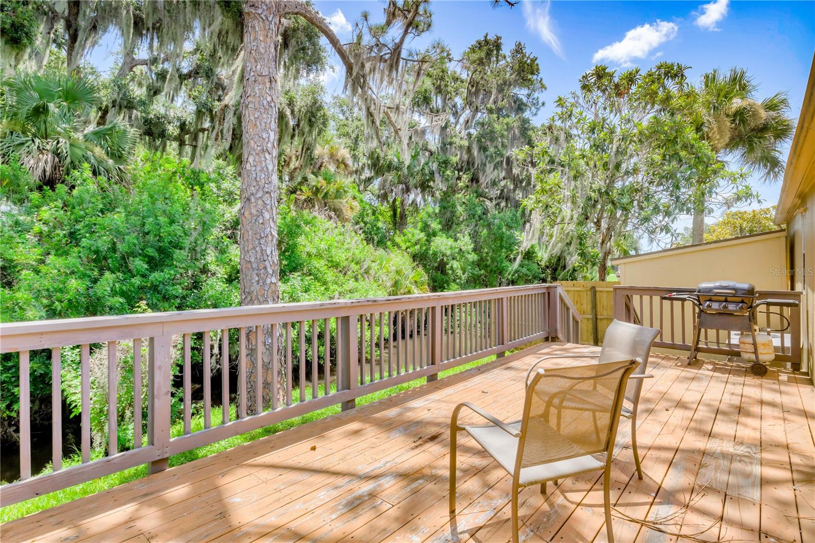 120 Niver St Property Photo 17